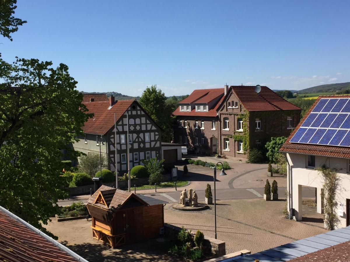 Landgasthof-Hotel Zur Linde Großenlüder Exterior foto